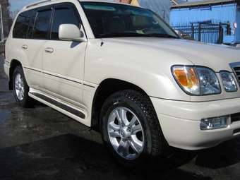 2005 Lexus LX470 Pictures