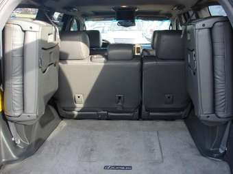 2005 Lexus LX470 Pictures