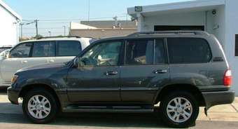 2005 Lexus LX470 Photos