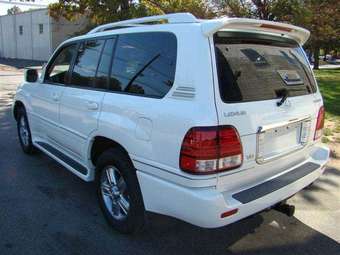 2005 Lexus LX470 Pictures