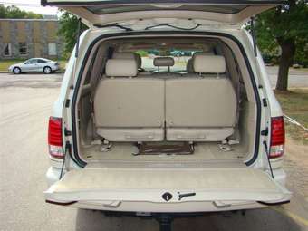 2005 Lexus LX470 Photos