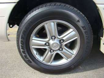 2005 Lexus LX470 Pictures