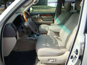 2005 Lexus LX470 Pictures