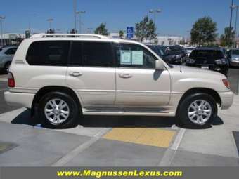 2005 Lexus LX470 Photos