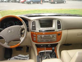 2005 Lexus LX470 Pics