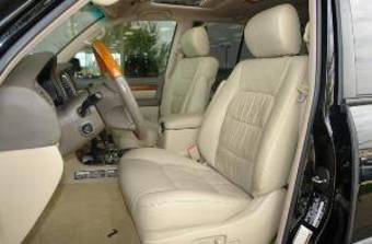 2005 Lexus LX470 Photos
