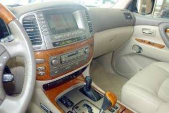 2005 Lexus LX470 Photos