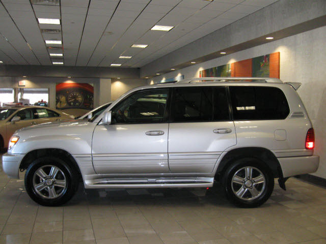 2005 Lexus LX470