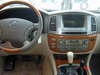 2005 Lexus LX470 Photos