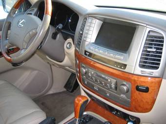 2005 Lexus LX470 Images