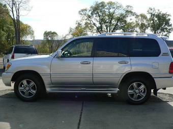 2005 Lexus LX470 Images