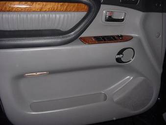 2005 Lexus LX470 Pictures