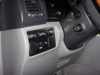 2005 Lexus LX470 Pictures