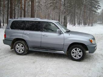 2005 Lexus LX470 Photos