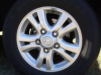 2005 Lexus LX470 Pictures