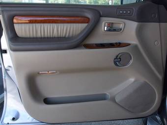2005 Lexus LX470 Photos
