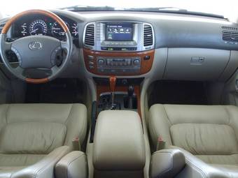 2005 Lexus LX470 Images
