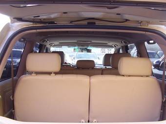 2005 Lexus LX470 Photos