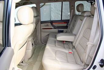 2005 Lexus LX470 Pictures