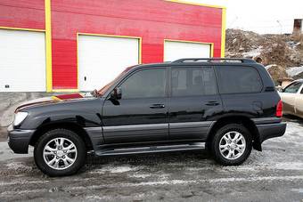 2005 Lexus LX470 Pics