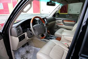 2005 Lexus LX470 Pictures