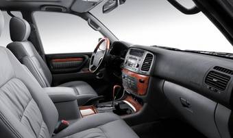 2005 Lexus LX470 Pics
