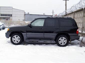2005 Lexus LX470 Photos