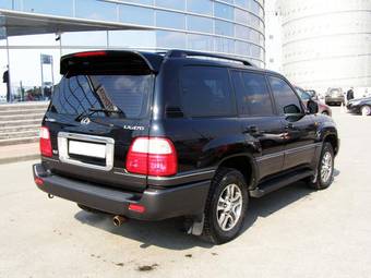 2005 Lexus LX470 Photos