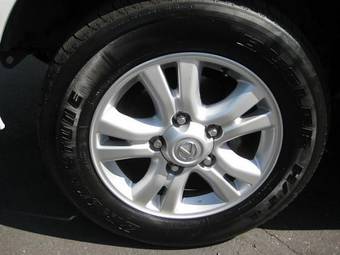 2005 Lexus LX470 Photos