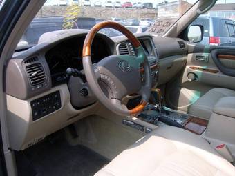 2005 Lexus LX470 Pictures