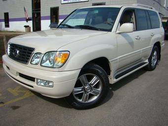 2005 Lexus LX470 Photos