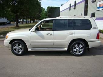 2005 Lexus LX470 Photos