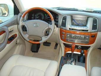 2005 Lexus LX470 Pics