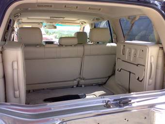 2005 Lexus LX470 Pictures