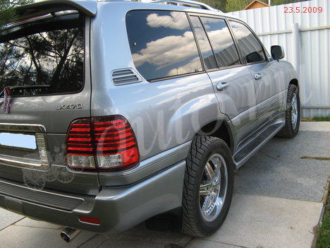 2005 Lexus LX470