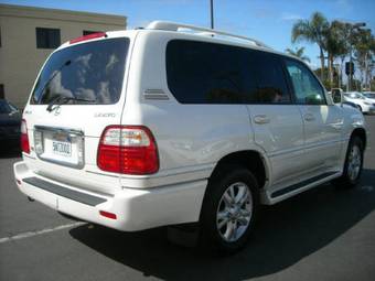 2005 Lexus LX470 Pictures