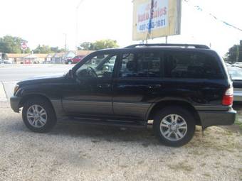2005 Lexus LX470 Pictures