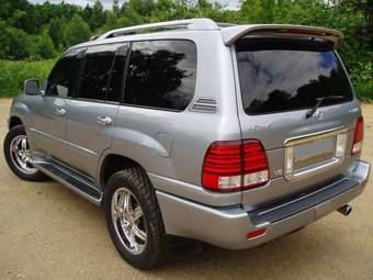 2005 Lexus LX470 Pictures