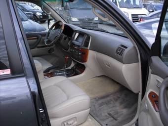 2005 Lexus LX470 Pictures