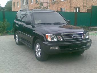 2005 Lexus LX470 Pictures