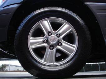 2005 Lexus LX470 Pictures