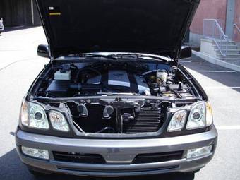 2005 Lexus LX470 Pictures
