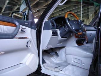 2005 Lexus LX470 Pictures