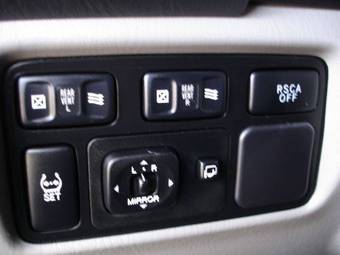 2005 Lexus LX470 Pictures