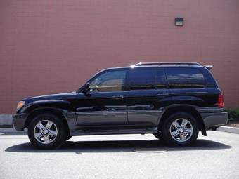 2005 Lexus LX470 Photos