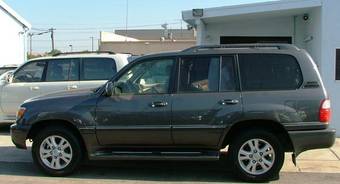 2005 Lexus LX470 Pictures