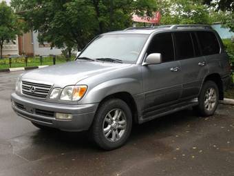 2005 Lexus LX470 Photos