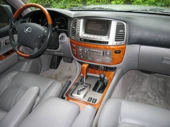 2005 Lexus LX470 Pictures