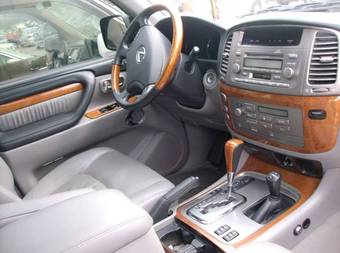 2005 Lexus LX470 Photos