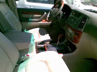 2005 Lexus LX470 Photos